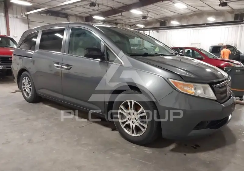 2013 Honda ODYSSEY фото