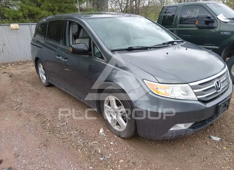 2013 Honda ODYSSEY фото