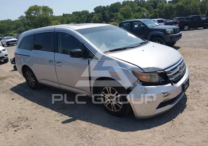 2013 Honda ODYSSEY фото