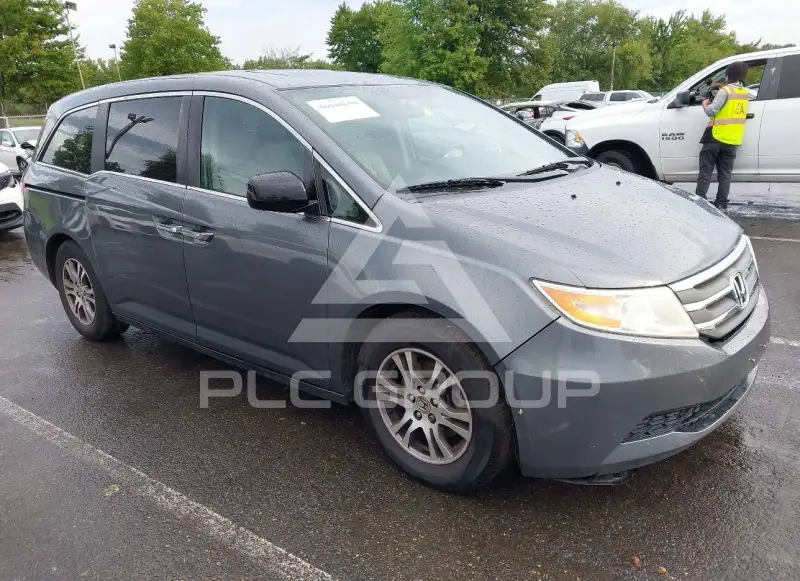 2013 Honda ODYSSEY фото