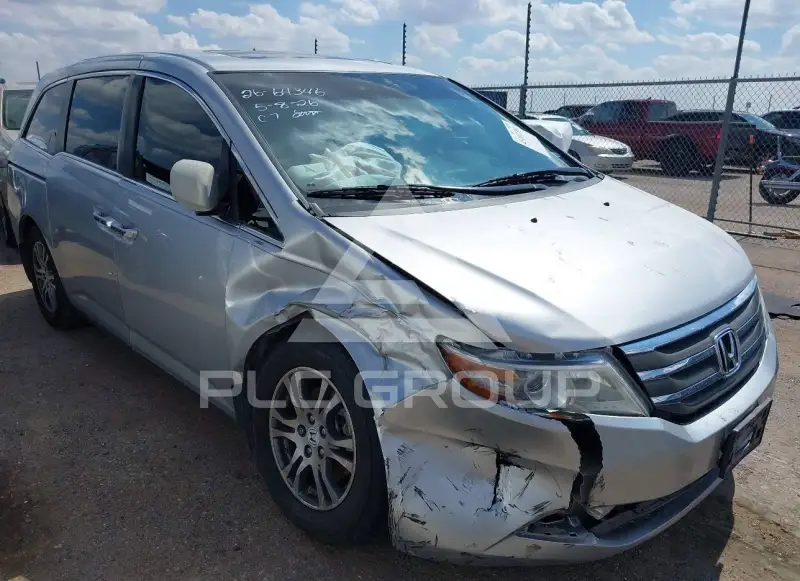 2013 Honda ODYSSEY фото