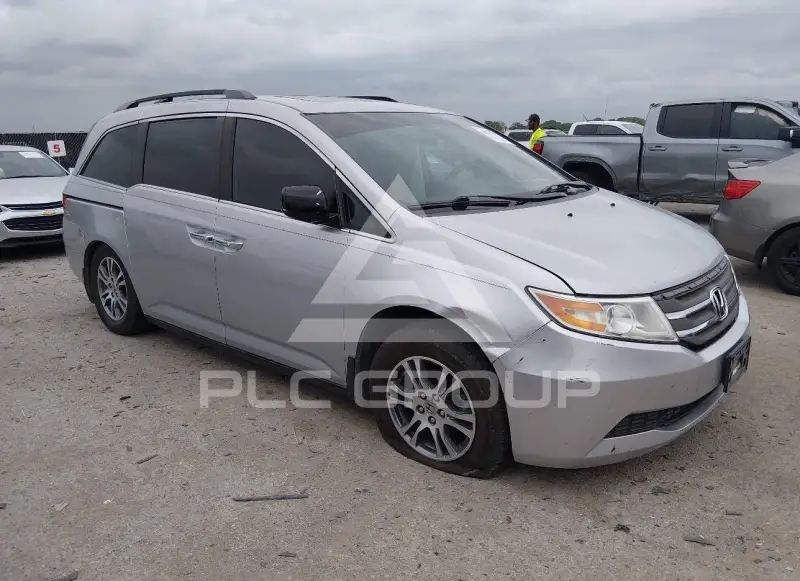 2013 Honda ODYSSEY фото