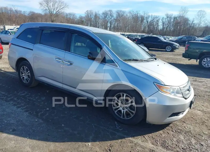 2013 Honda ODYSSEY фото