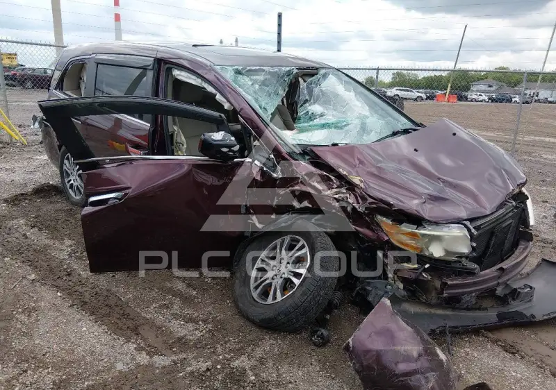 2013 Honda ODYSSEY фото