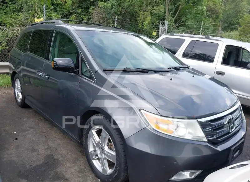 2013 Honda ODYSSEY фото