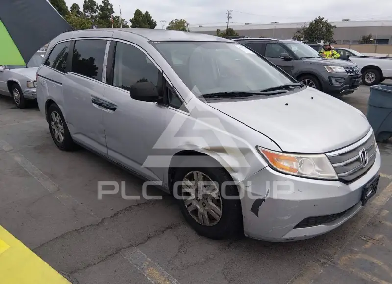 2013 Honda ODYSSEY фото