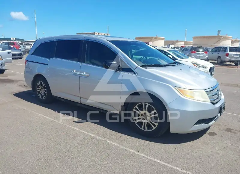 2013 Honda ODYSSEY фото