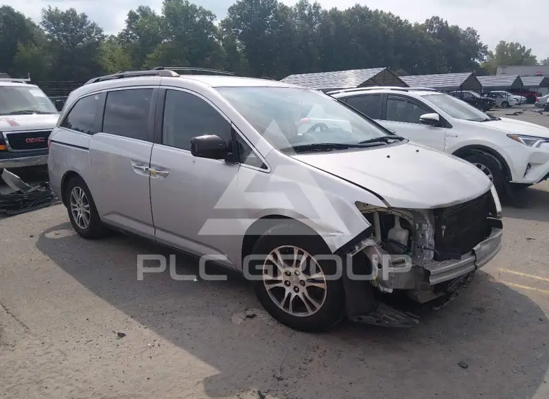 2013 Honda ODYSSEY фото