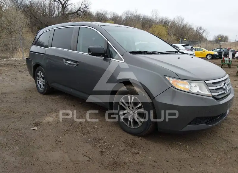 2013 Honda ODYSSEY фото