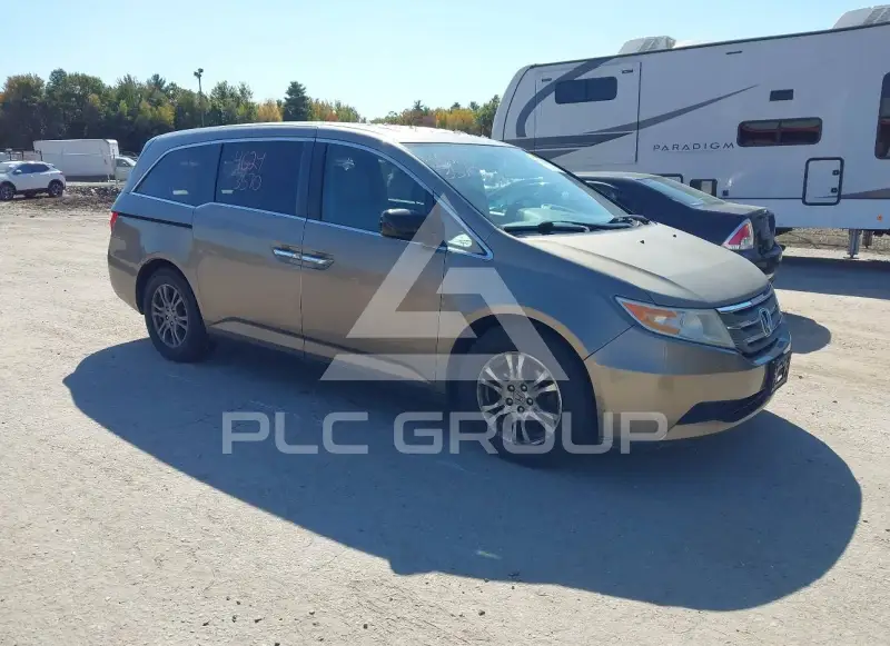 2013 Honda ODYSSEY фото