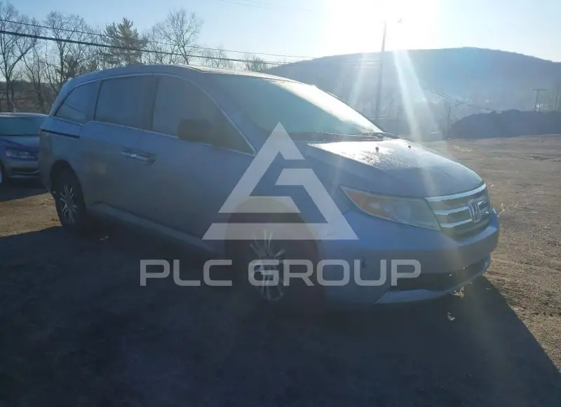 2013 Honda ODYSSEY фото