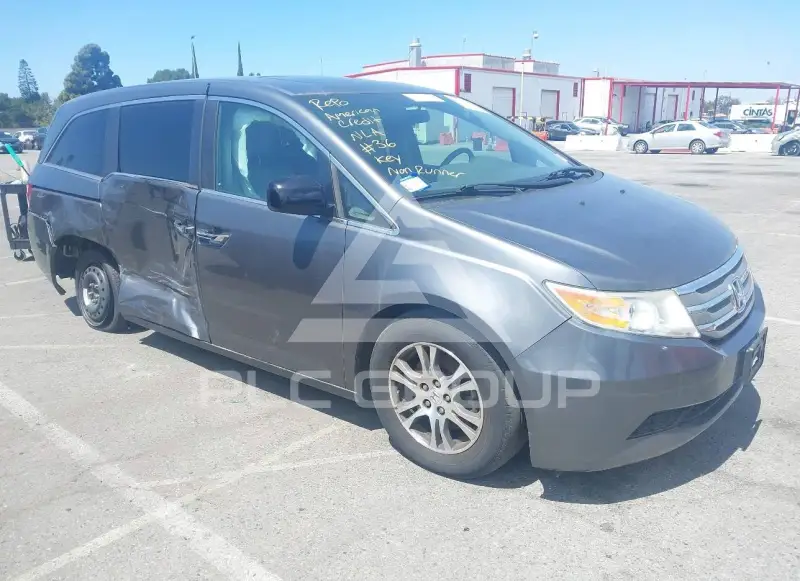 2013 Honda ODYSSEY фото