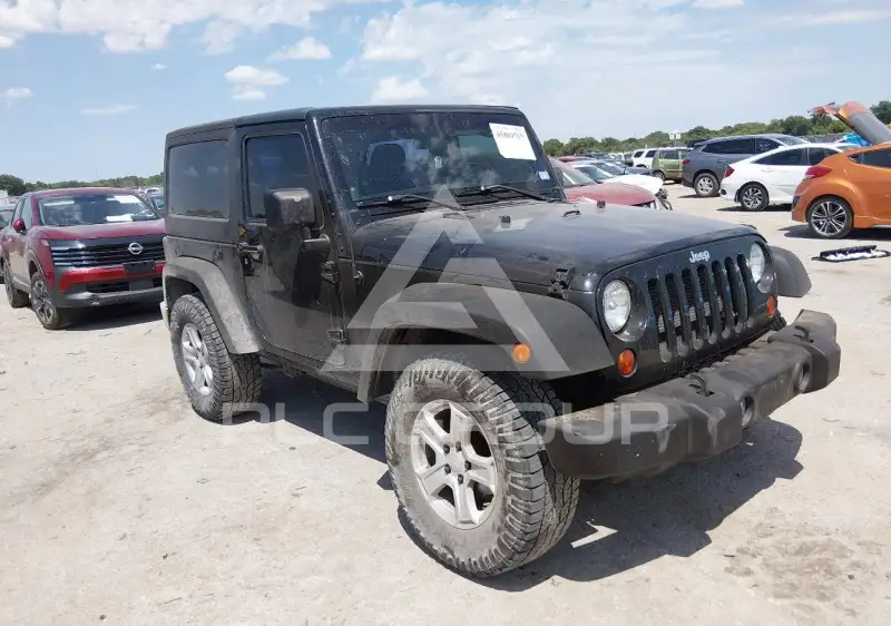 2013 Jeep WRANGLER фото