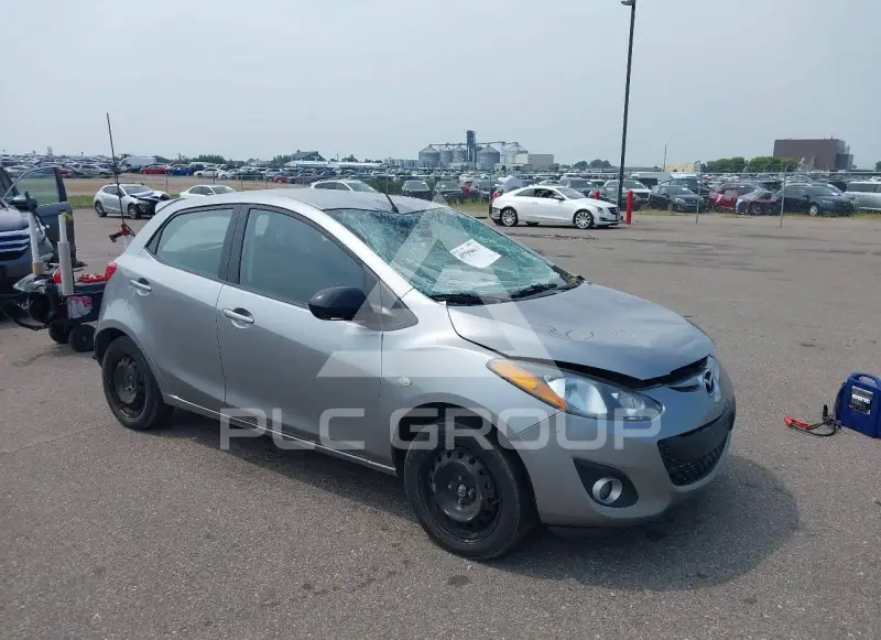 2013 Mazda 2 (Demio) photo