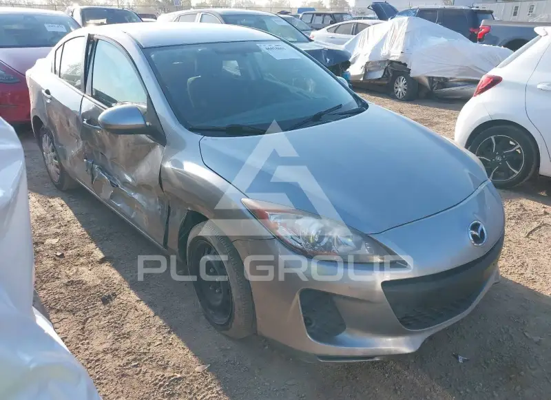 2013 Mazda 3 photo