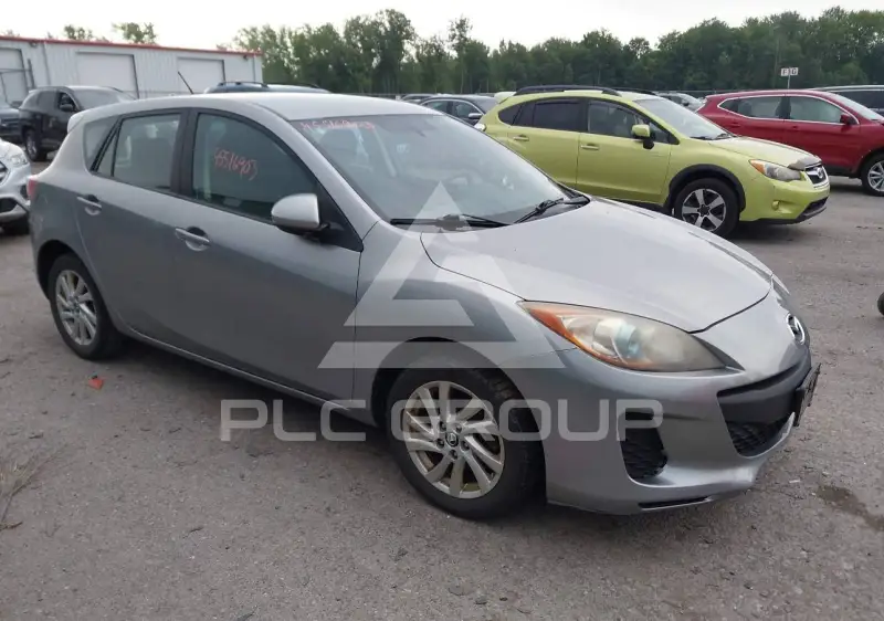 2013 Mazda 3 photo