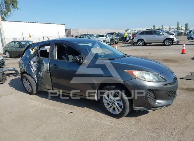2013 Mazda 3 photo