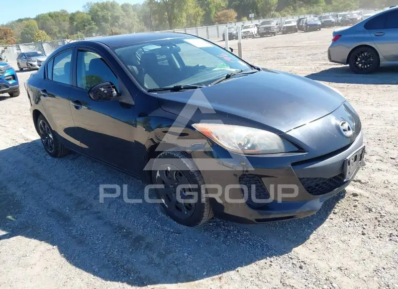 2013 Mazda 3 photo