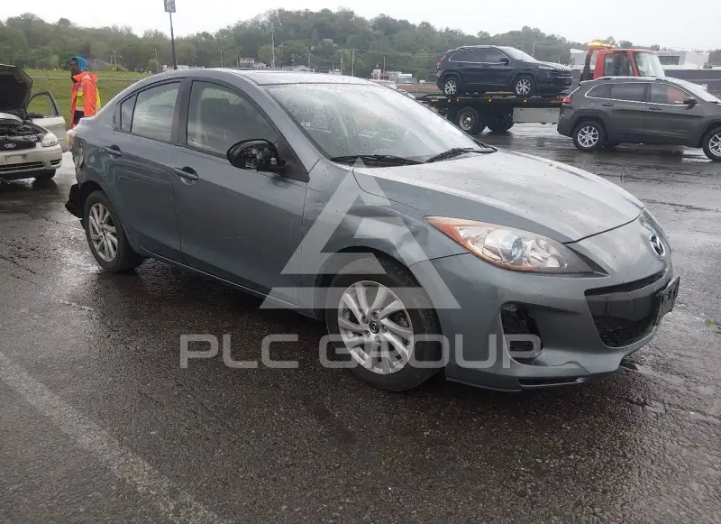 2013 Mazda 3 photo