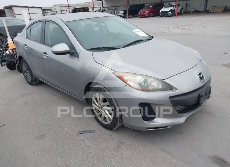 2013 Mazda 3 photo