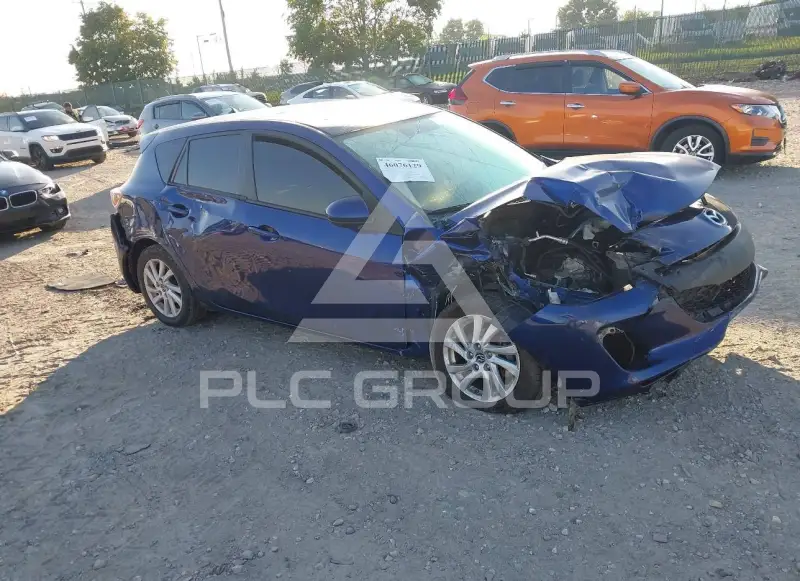 2013 Mazda 3 photo