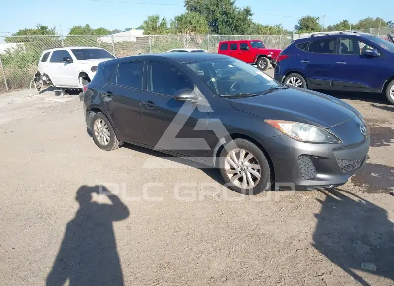 2013 Mazda 3 photo