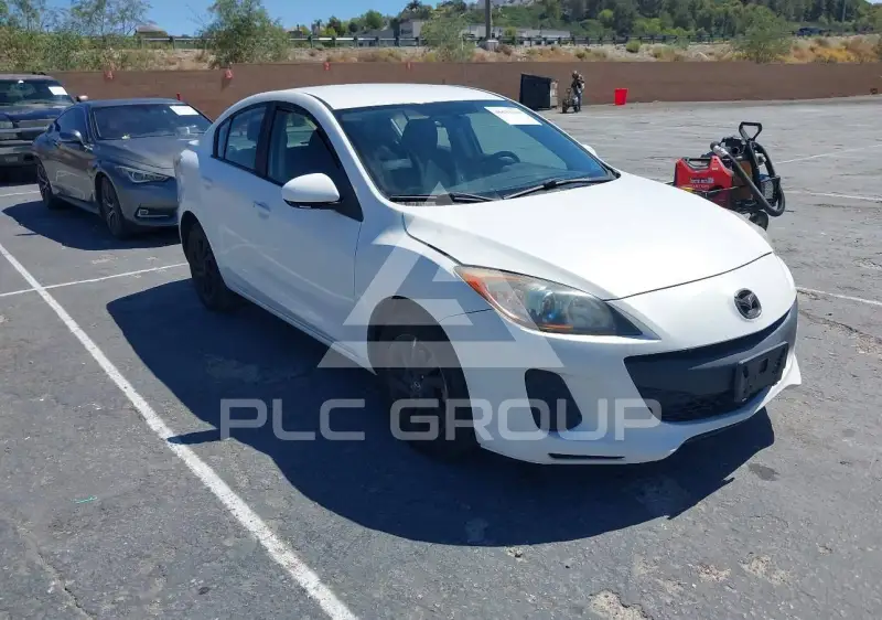 2013 Mazda 3 photo