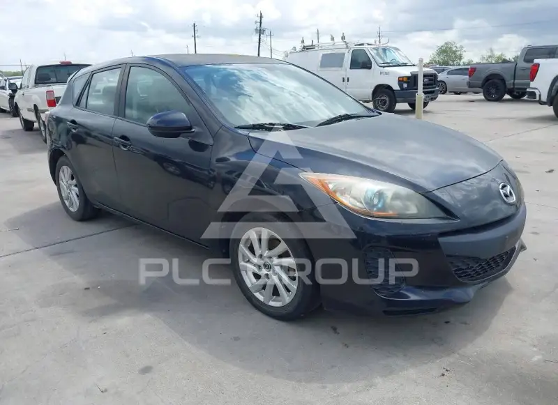2013 Mazda 3 photo