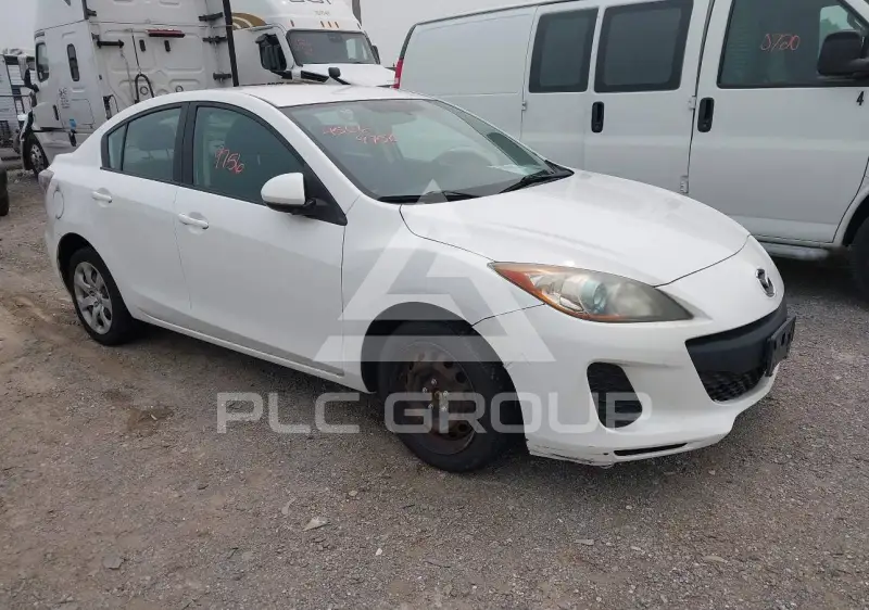 2013 Mazda 3 photo