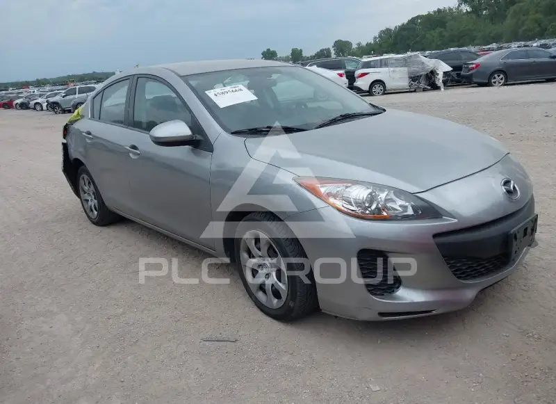 2013 Mazda 3 photo