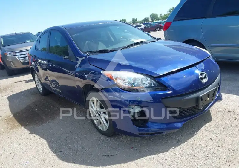 2013 Mazda 3 photo