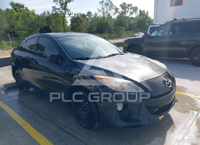 2013 Mazda 3 photo