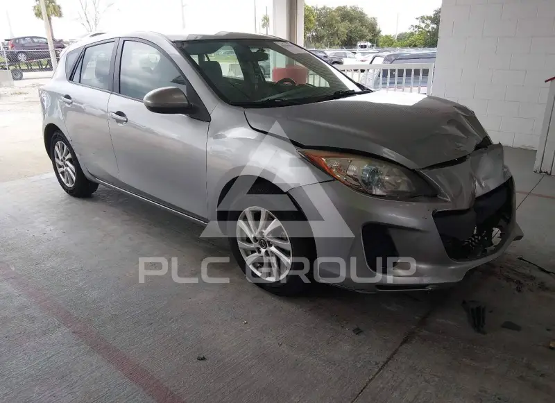 2013 Mazda 3 photo