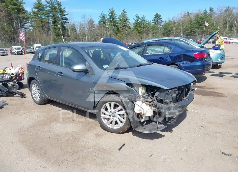 2013 Mazda 3 photo