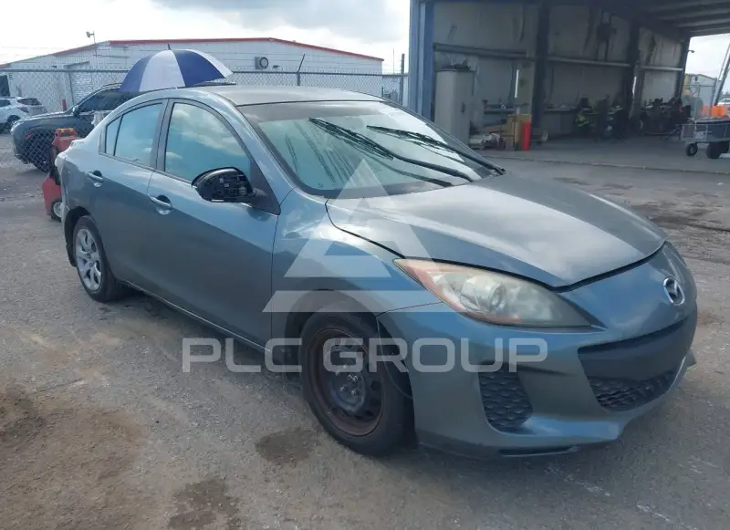 2013 Mazda 3 photo
