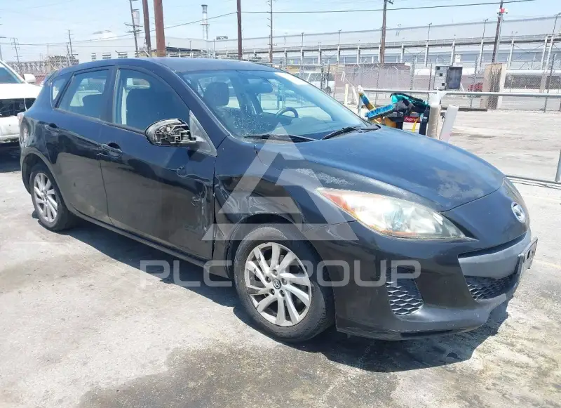 2013 Mazda 3 photo