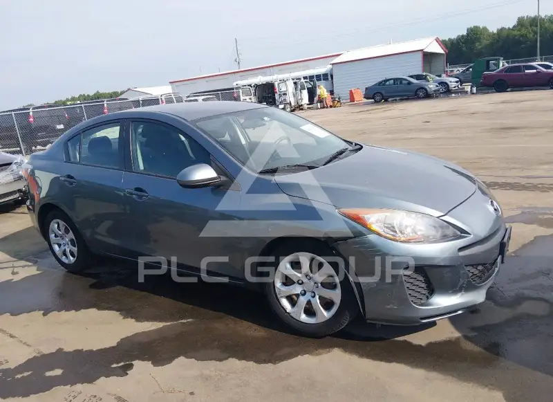 2013 Mazda 3 фото