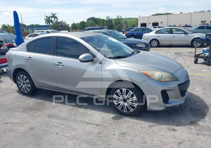 2013 Mazda 3 photo