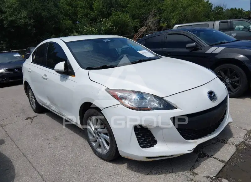 2013 Mazda 3 photo