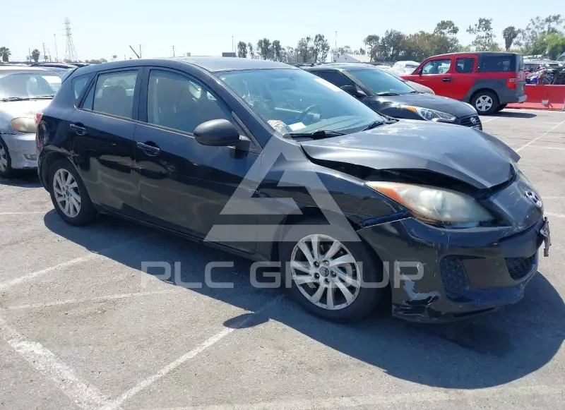 2013 Mazda 3 photo