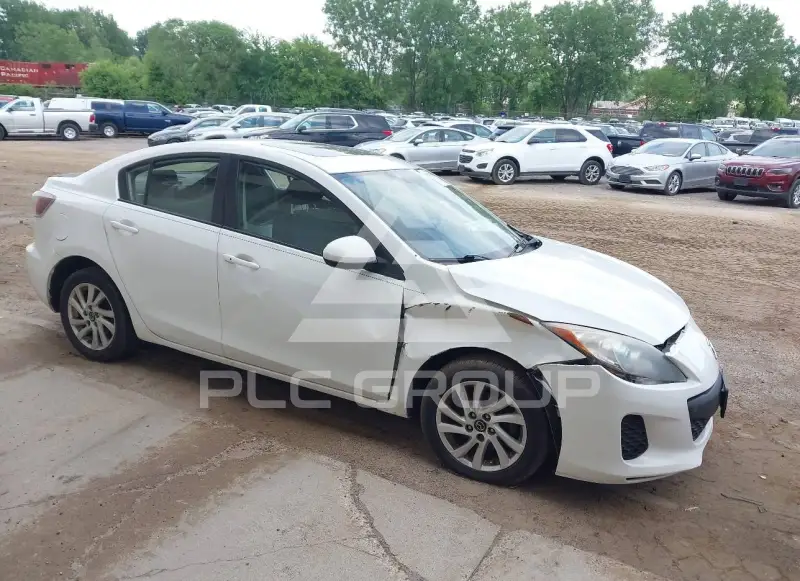 2013 Mazda 3 photo