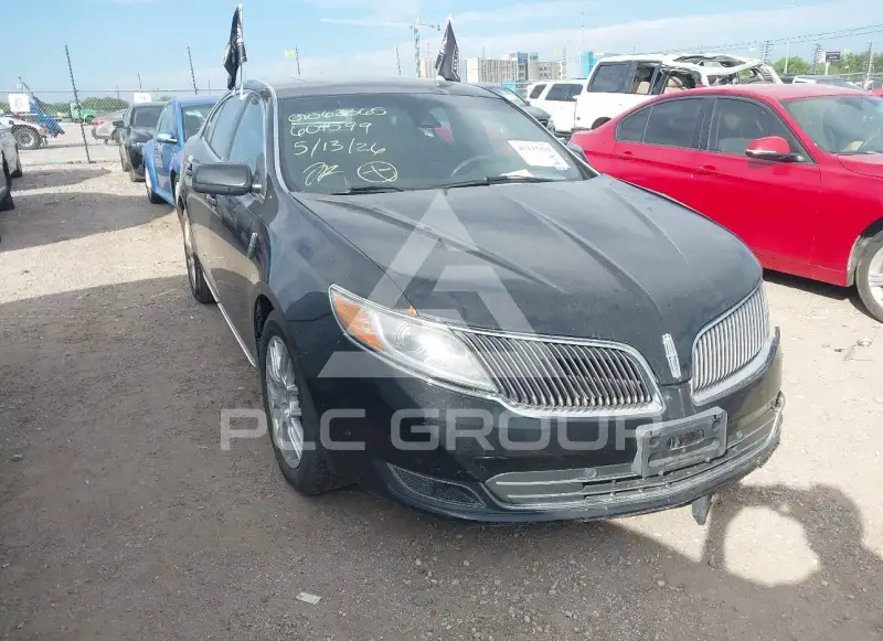 2013 Lincoln MKS photo