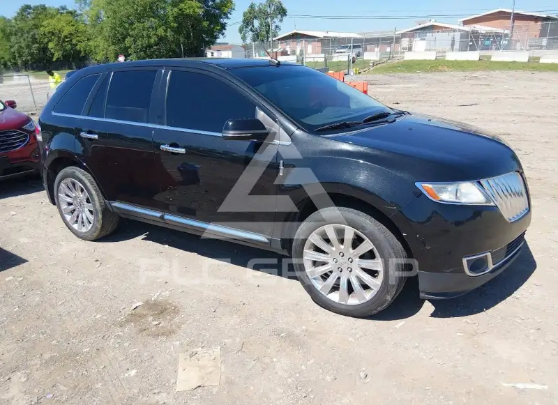 2013 Lincoln MKX photo