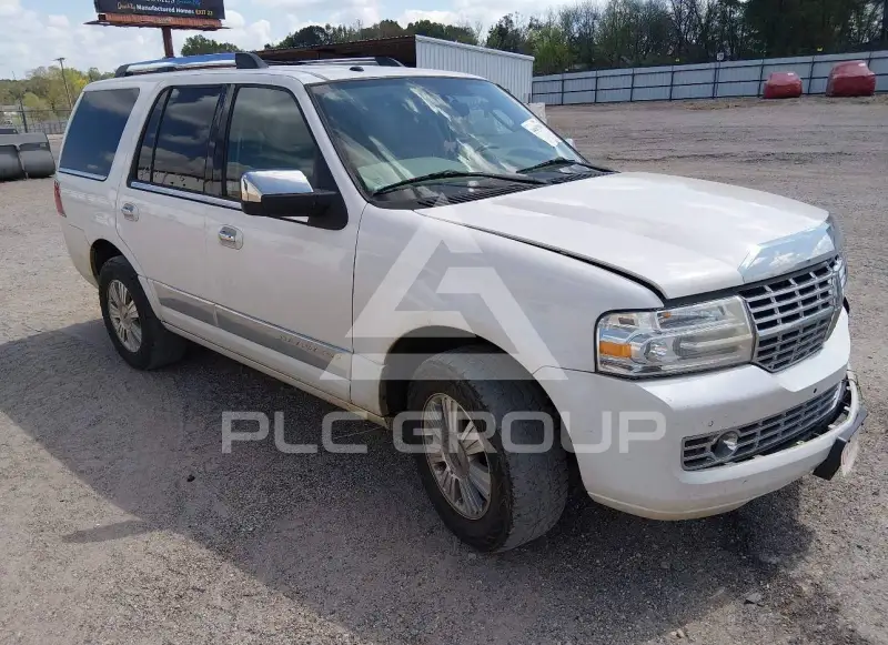 2013 Lincoln NAVIGATOR photo