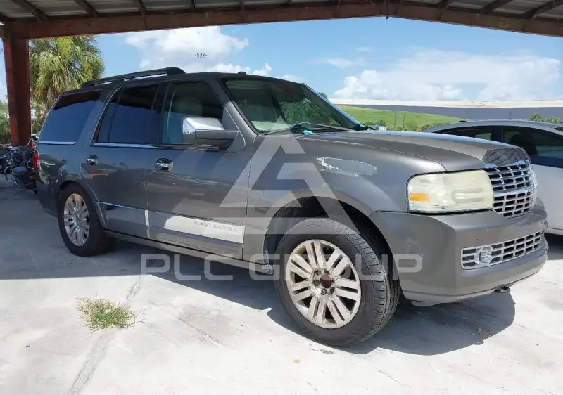 2013 Lincoln NAVIGATOR фото