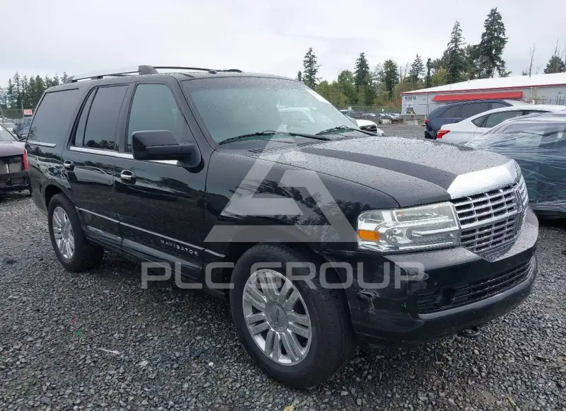 2013 Lincoln NAVIGATOR фото