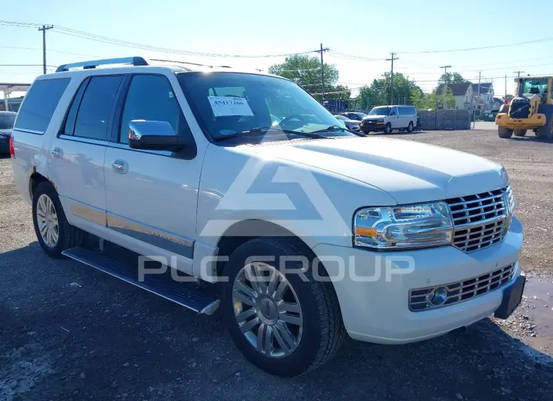 2013 Lincoln NAVIGATOR photo
