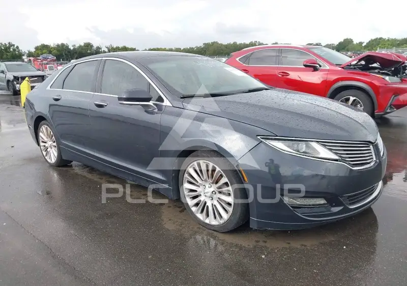 2013 Lincoln MKZ photo