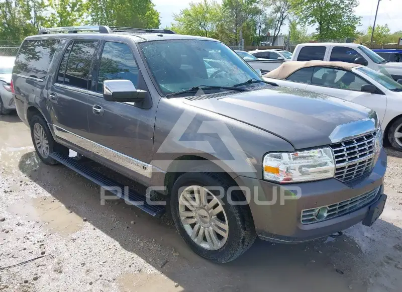 2013 Lincoln NAVIGATOR фото