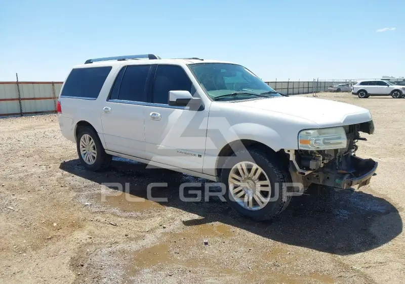 2013 Lincoln NAVIGATOR фото